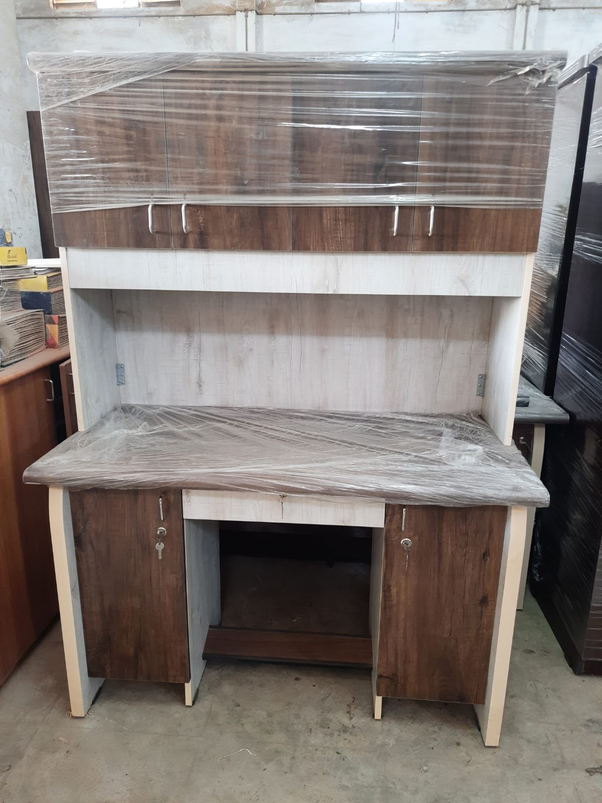 CORNER COMPUTER TABLE1